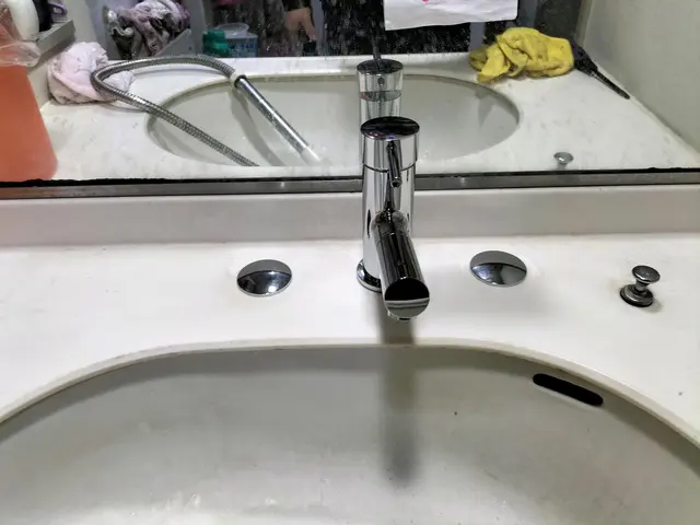 業歴15年の実績◎明朗会計◎損害保険加入済※収納内底板の漏水補修も相談可能です！サービスの画像