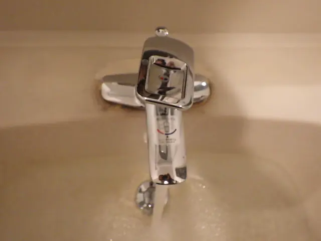 業歴16年の実績◎明朗会計◎損害保険加入済※収納内底板の漏水補修も相談可能です！サービスの画像