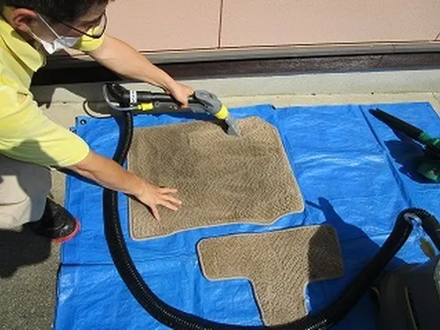 【丁寧な対応◎】車内クリーニング、アルカリイオン水でキレイにいたします。サービスの画像