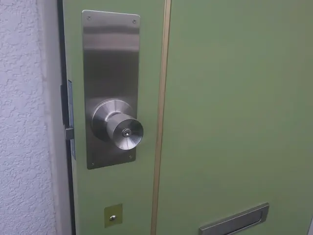 【鍵の解錠・交換・修理、ドアクローザー交換、補助錠取付！交換部品ご用意致します】サービスの画像