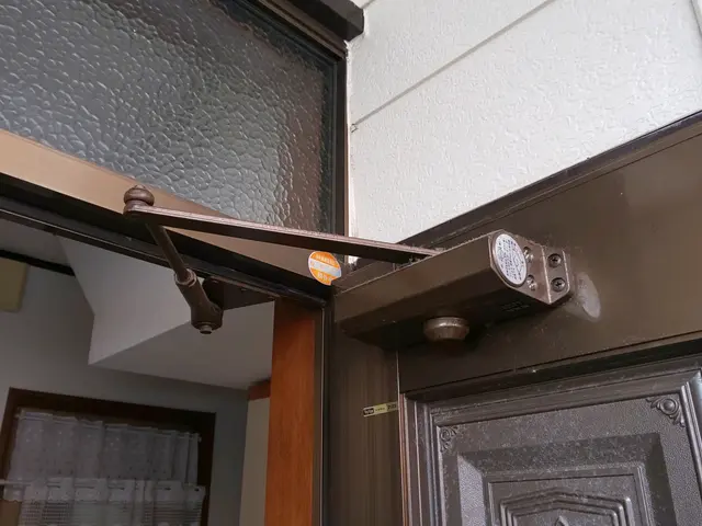 【鍵の解錠・交換・修理、ドアクローザー交換、補助錠取付！交換部品ご用意致します】サービスの画像