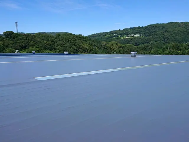 《長野県〜対応地域外も出張可能》屋上・ベランダ防水工事サービスの画像