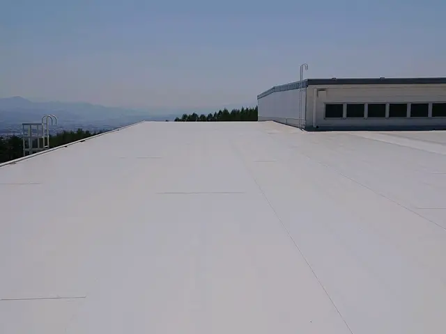 《長野県〜対応地域外も出張可能》屋上・ベランダ防水工事サービスの画像