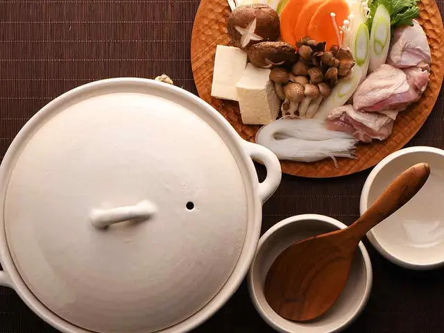 入口の印象と店内の安心感が伝わる、店舗・会社写真を出張で撮影します