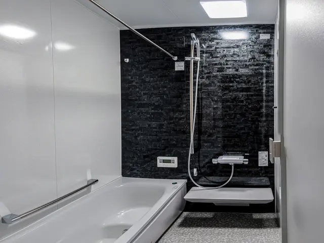 入口の印象と店内の安心感が伝わる、店舗・会社写真を出張で撮影します