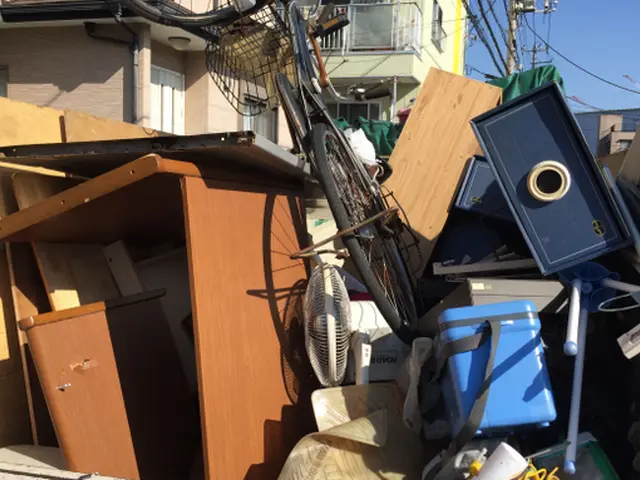 10/3〜作業可能日。不用品・（金属、木材、紙他）回収可能！他店で断られた物等サービスの画像