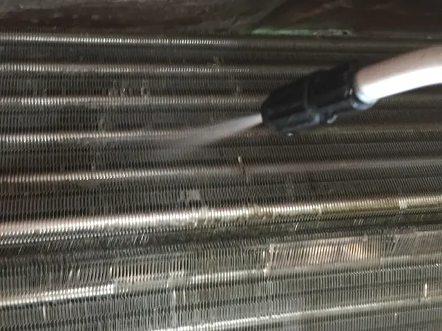 年間600台以上施工★28年間の経験と実績★女性スタッフ同行可★賠責保険加入サービスの画像