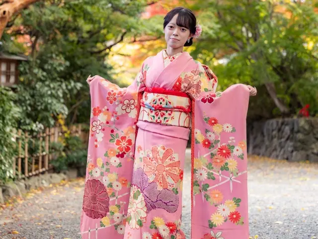 《着付歴42年師範》2万件以上実績　花嫁着付　振袖・訪問着・留袖・袴・ヘア別料金