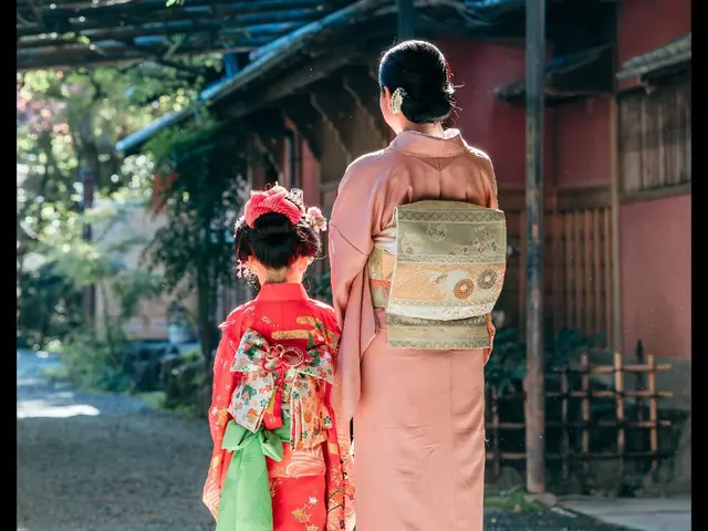 《着付歴42年師範》2万件以上実績　花嫁着付　振袖・訪問着・留袖・袴・ヘア別料金