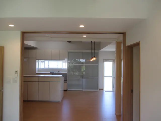 １月から新規出店！床材込みのお値段！いろんな色柄からお選びいただけます♪サービスの画像