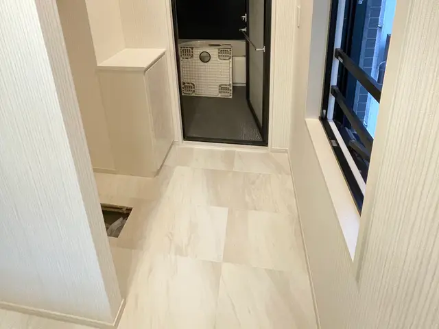 CFの他にもフロアタイル・タイルカーペットも施工可能です！サービスの画像