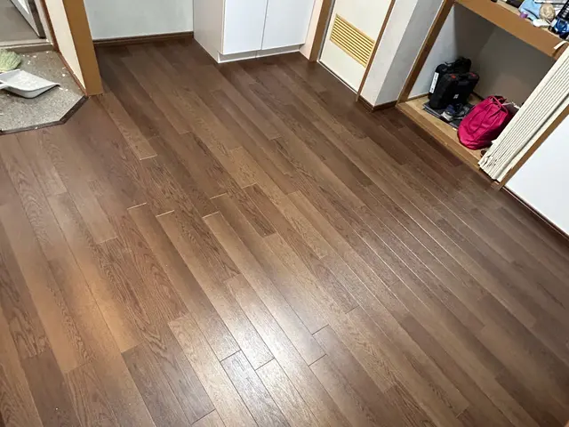 CFの他にもフロアタイル・タイルカーペットも施工可能です！サービスの画像