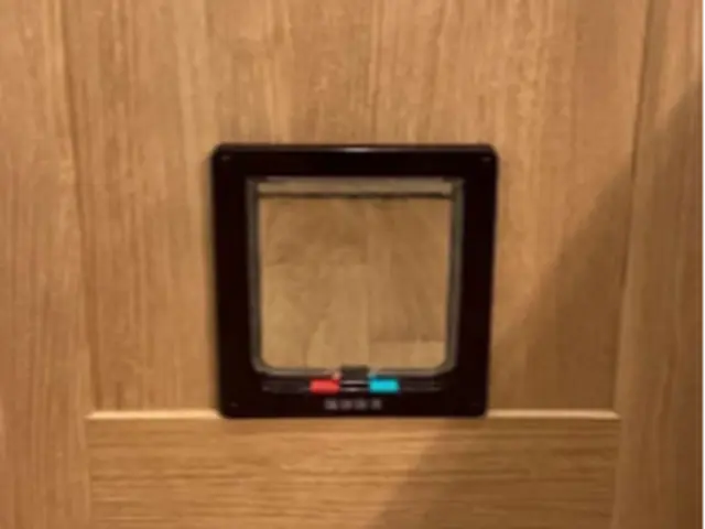 キャットドア・ペットドアの取り付け　安心の法人対応☆サービスの画像