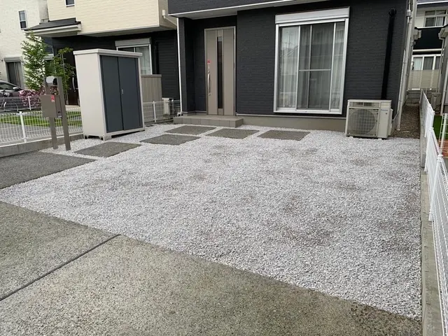 砂利を敷きたいという方はお気軽にご相談下さい◎若い力で心を込めて作業致します！サービスの画像