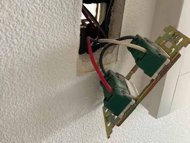 コンセント、スイッチの交換増設☆当店のスタッフがお伺い致します☆サービスの画像