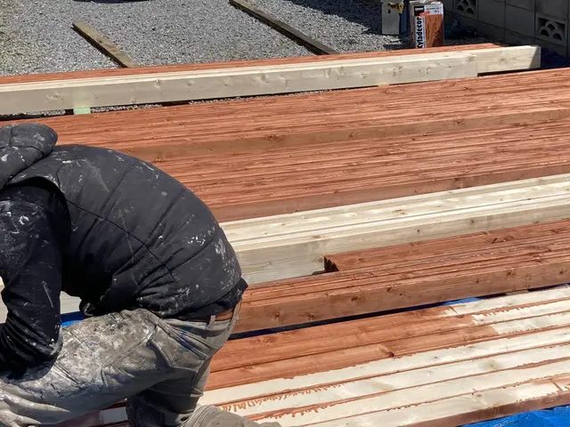 ウッドデッキ塗装　アルミデッキ洗浄サービスの画像