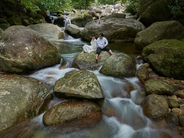 【フレンドリーなカメラマンが自然体の二人をARTな瞬間に残します◎】
