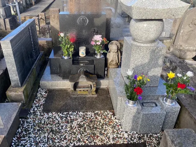 news every・zipなどメディア出演あり。安心のプロが行うお墓参り代行！サービスの画像