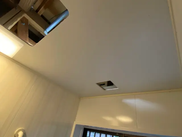 浴室や脱衣所、トイレなどの埋め込み換気扇などの交換工事がありましたら是非当社に！サービスの画像