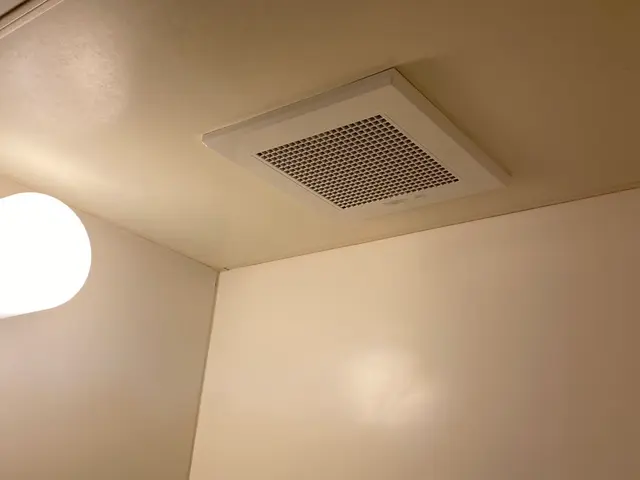 浴室や脱衣所、トイレなどの埋め込み換気扇などの交換工事がありましたら是非当社に！サービスの画像
