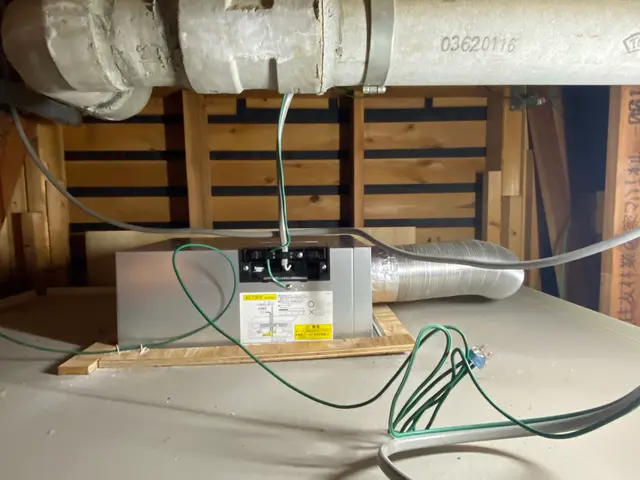 浴室や脱衣所、トイレなどの埋め込み換気扇などの交換工事がありましたら是非当社に！サービスの画像