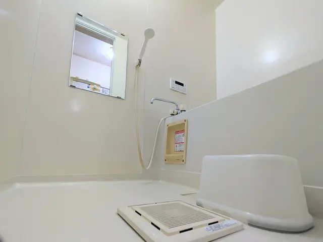 ☆年末の大掃除☆気持ちよく過ごせるお風呂に！隙間の汚れも、天井の汚れも！サービスの画像