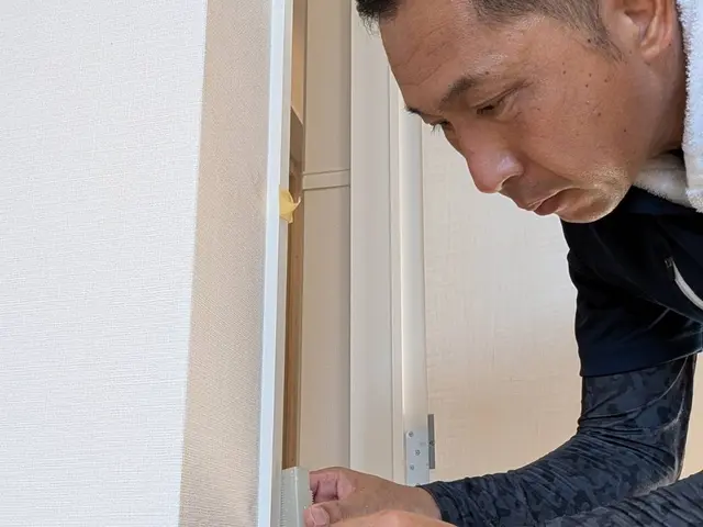 ［出店記念割引中］室内木製ドア、クローゼット、キッチン扉の穴・キズ・劣化補修サービスの画像