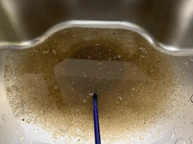 作業実績2000件超！有資格者在籍！排水管清掃は、当社にお任せください！サービスの画像