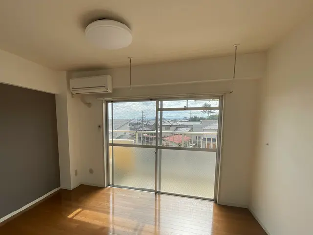 【住宅業界３０年】実績多数。室内物干しの取付をおこないます！サービスの画像