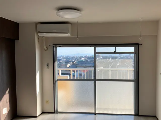 【住宅業界３０年】実績多数。室内物干しの取付をおこないます！サービスの画像