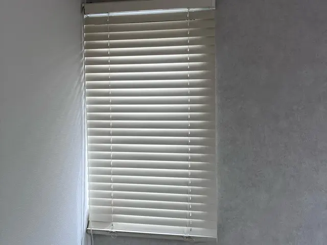 カーテンレール・ブラインド・ロールスクリーン取付サービスの画像