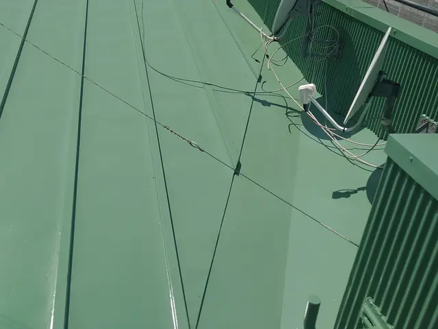 美観UP！！家の寿命を伸ばす屋根塗装!!家族団結で丁寧に作業いたします！サービスの画像