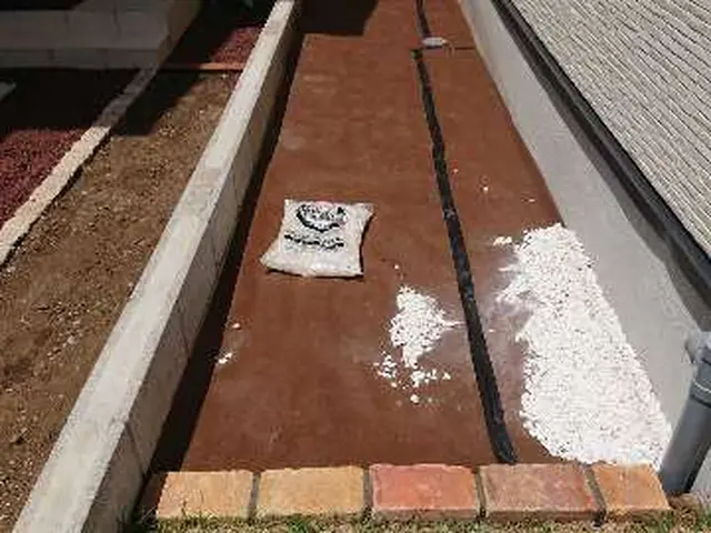 雑草、害虫対策しませんか?砂利、人工芝施工可能【実績15年】女性スタッフ同行可能サービスの画像