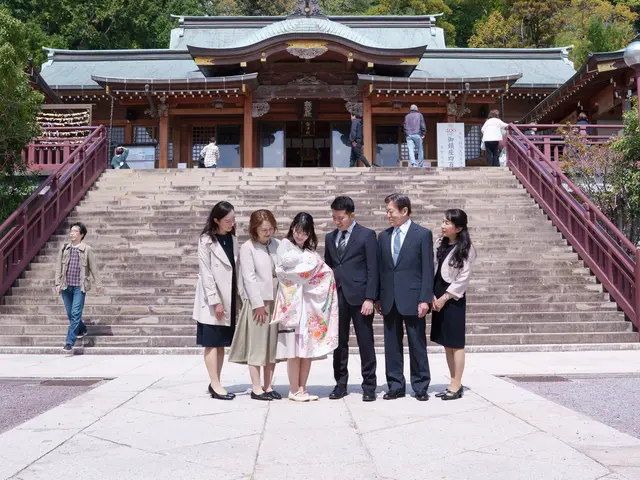 お宮参りの特別な一日を、赤ちゃんのペースで自然な表情を残します