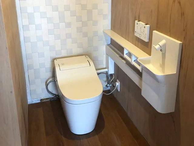 【大阪＠八尾市】トイレットペーパーホルダーは当店にて手配も可能です◎サービスの画像