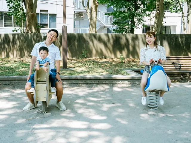 ロケーションフォトだからこそ体験できる開放的な環境でのイキイキとした家族撮影サービスの画像