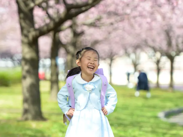 ロケーションフォトだからこそ体験できる開放的な環境でのイキイキとした家族撮影サービスの画像