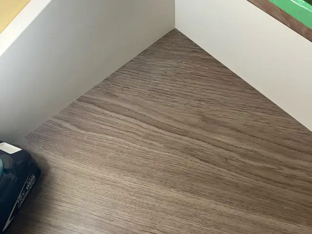 フロア補修☆枠・建具・巾木・カウンター等何でも補修します☆サービスの画像