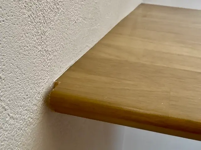 テーブル、椅子などのキズもお任せ下さい。私が責任を持って対応させていただきます。サービスの画像