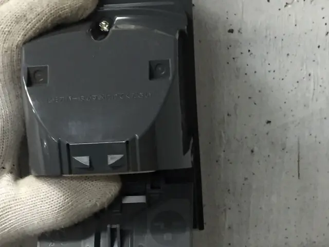 トヨタ自動車安全教育済み工事店！！テスラ充電器設置経験職人が工事致します。サービスの画像