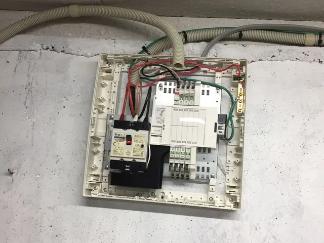 トヨタ自動車安全教育済み工事店！！テスラ充電器設置経験職人が工事致します。サービスの画像