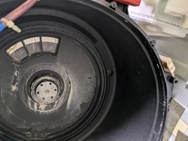 ドラム式洗濯機の排水もれ、エラー表示修理は当店にお任せ下さい。サービスの画像