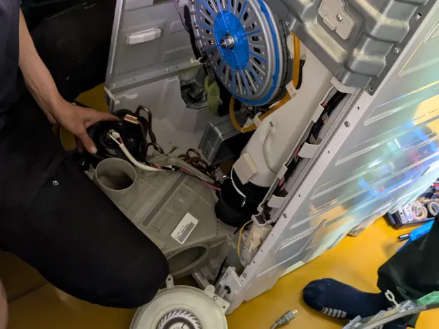 ドラム式洗濯機の排水もれ、エラー表示修理は当店にお任せ下さい。サービスの画像