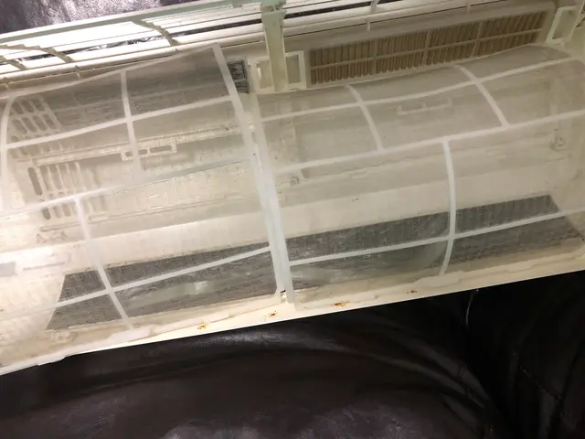 年間作業件数１０００件以上の安心の実績記念で★防カビコート無料になります。サービスの画像