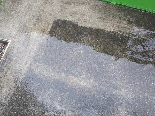 即日対応可　駐車場の高圧洗浄サービスの画像