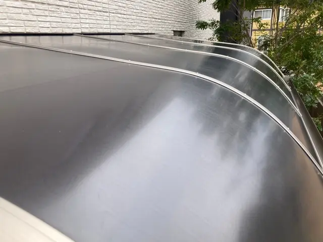 カーポート洗浄サービスの画像