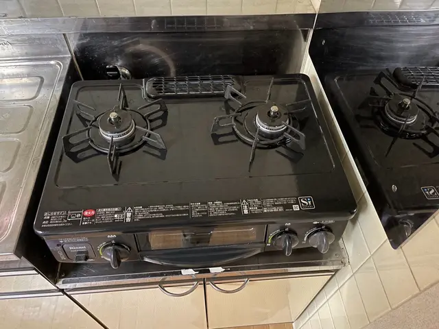 キッチン周り全体清掃(レンジフード以外)五徳・シンクもスッキリ清掃サービスの画像