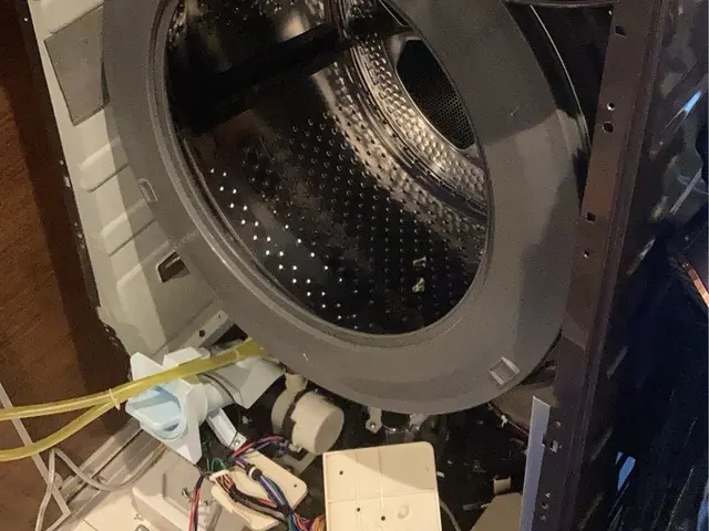 洗濯機修理　買い替えか迷ったらまずはご連絡を！安心の2名作業は当店の強みサービスの画像