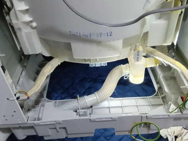 洗濯機修理　買い替えか迷ったらまずはご連絡を！安心の2名作業は当店の強みサービスの画像