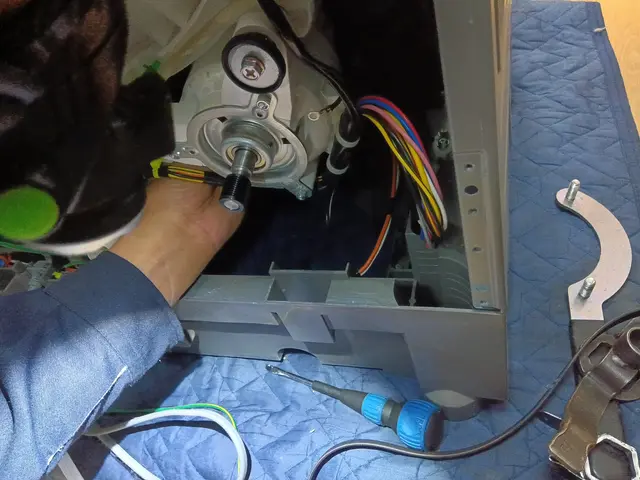 洗濯機修理　買い替えか迷ったらまずはご連絡を！安心の2名作業は当店の強みサービスの画像